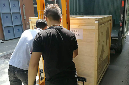 山東客戶SMT設(shè)備專車送貨，貨到上門安裝調(diào)試