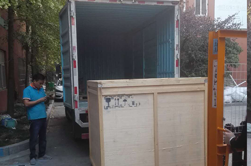 周口客戶SMT設(shè)備專車送貨，貨到上門安裝調(diào)試