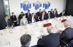 這芯片有啥奧秘，讓李克強(qiáng)端詳了這么久