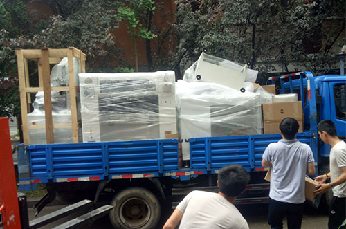 合肥客戶SMT設備專車送貨，貨到上門安裝調試