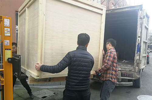 麗水客戶(hù)SMT設(shè)備專(zhuān)車(chē)送貨，貨到上門(mén)安裝調(diào)試